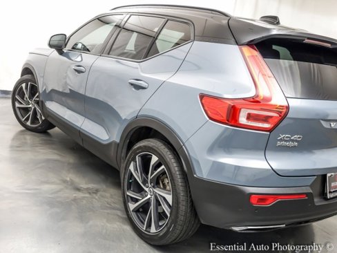 Used 2020 Volvo XC40 T4 R-Design image 10