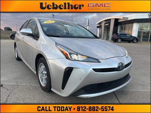 Used 2021 Toyota Prius LE image 1
