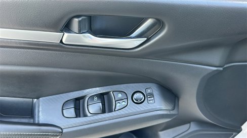 Used 2022 Nissan Altima 2.5 SV image 16
