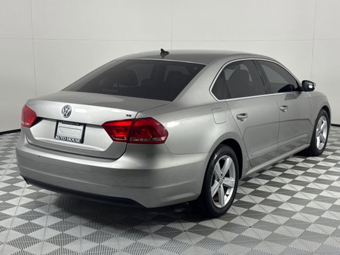 Used 2013 Volkswagen Passat 2.5 SE image 5