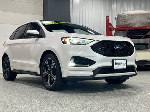 Used 2019 Ford Edge ST w/ Cold Weather Package image 7