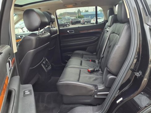 Used 2019 Lincoln MKT AWD image 13