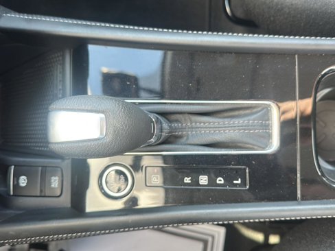Used 2023 Nissan Kicks SR w/ SR Premium Package image 18