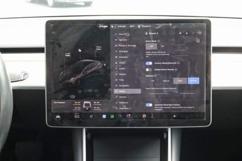Used 2018 Tesla Model 3 Long Range image 31
