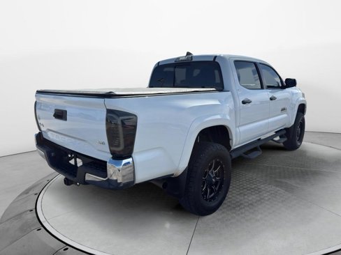 Used 2018 Toyota Tacoma SR5 image 5