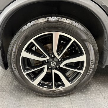 Used 2019 Nissan Rogue SL w/ Premium Package image 10