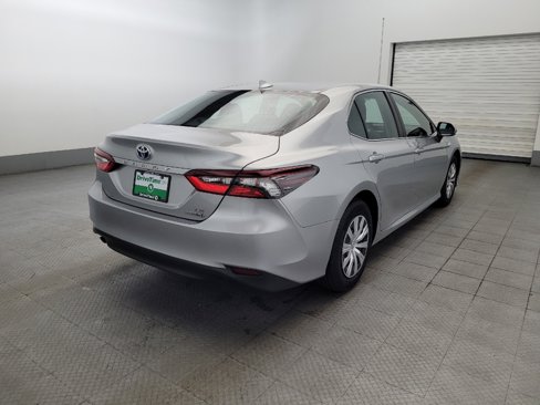 Used 2021 Toyota Camry LE image 9