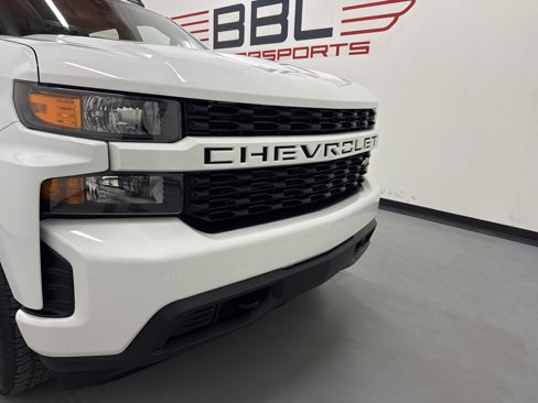 Used 2021 Chevrolet Silverado 1500 Custom w/ Safety Confidence Package image 2