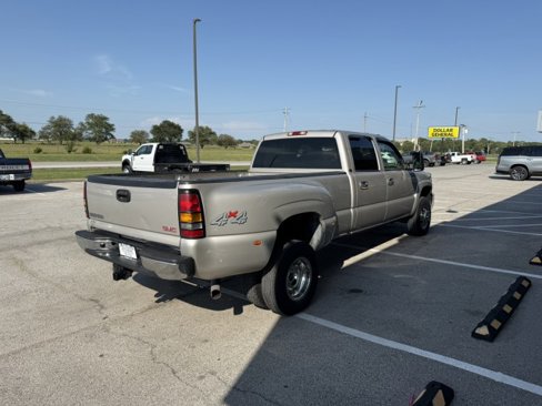 Used 2006 GMC Sierra 3500 SLE image 2