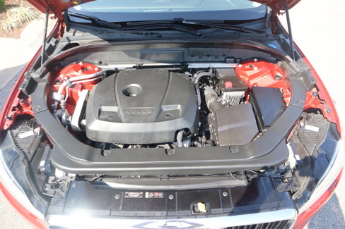 Used 2020 Volvo XC60 T5 Momentum image 33