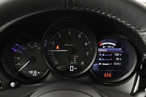 Certified 2025 Porsche Macan Turbo image 16