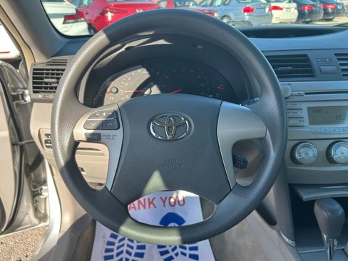 Used 2011 Toyota Camry XLE image 21