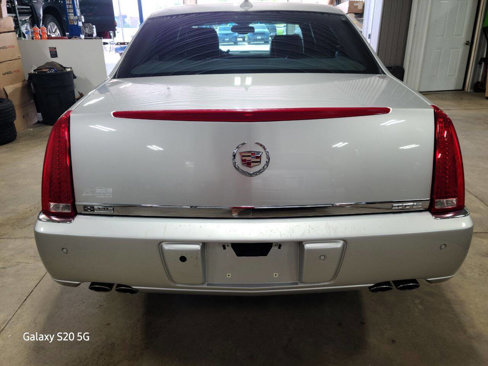 Used 2009 Cadillac DTS w/ Sun And Sound Package image 7
