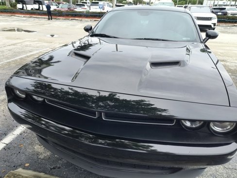 Used 2020 Dodge Challenger SXT image 2