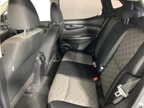 Used 2020 Nissan Rogue Sport SV image 17