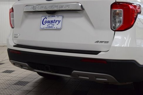 Used 2021 Ford Explorer XLT w/ Equipment Group 202A image 21