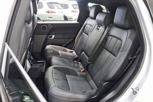 Used 2020 Land Rover Range Rover Sport HST image 29