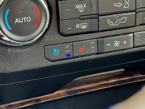 Used 2018 Ford F150 Lariat image 28
