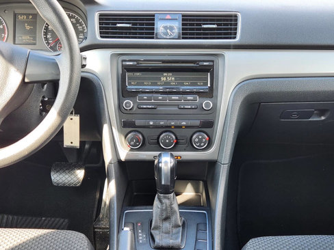 Used 2013 Volkswagen Passat 2.5 S image 17