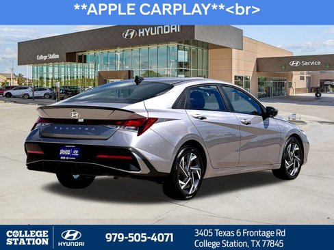 Used 2025 Hyundai Elantra Sport image 7