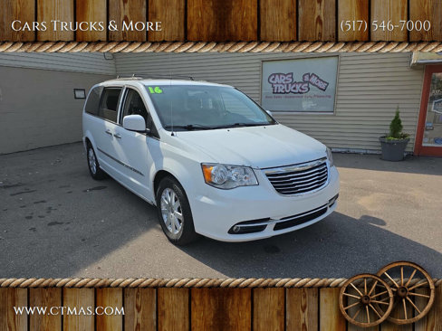 Used 2016 Chrysler Town & Country Touring w/ Driver Convenience Group image 1