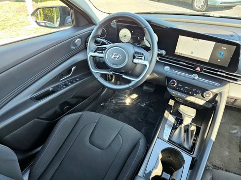Used 2023 Hyundai Elantra SEL w/ Convenience Package image 30