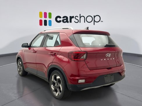 Used 2022 Hyundai Venue SEL image 2