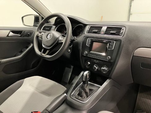 Used 2017 Volkswagen Jetta S image 46