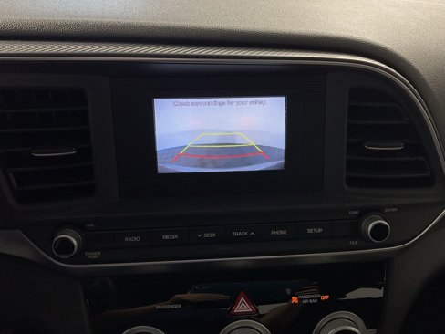 Used 2019 Hyundai Elantra SE w/ Cargo Package image 2