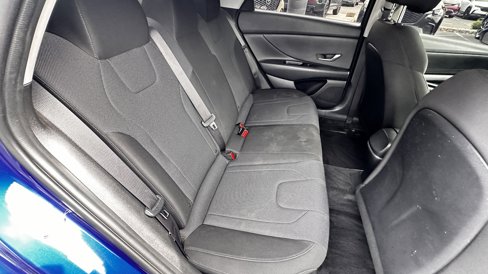 Used 2021 Hyundai Elantra SE image 29