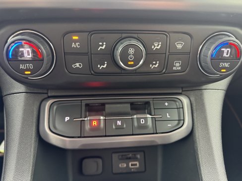 Used 2023 GMC Acadia AT4 w/ Technology Package image 17