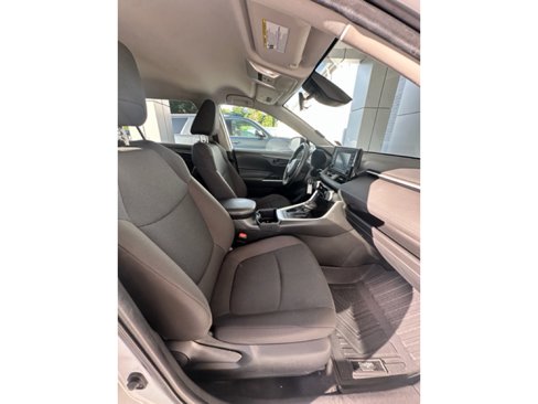 Used 2022 Toyota RAV4 LE image 10