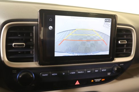 Used 2022 Hyundai Venue Limited image 6