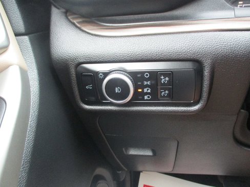 Used 2023 Ford Explorer Limited image 16