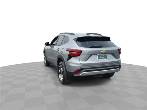 Certified 2024 Chevrolet Trax LT image 8