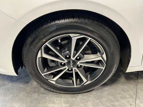 Used 2022 Kia Forte LXS w/ LXS Technology Package image 36