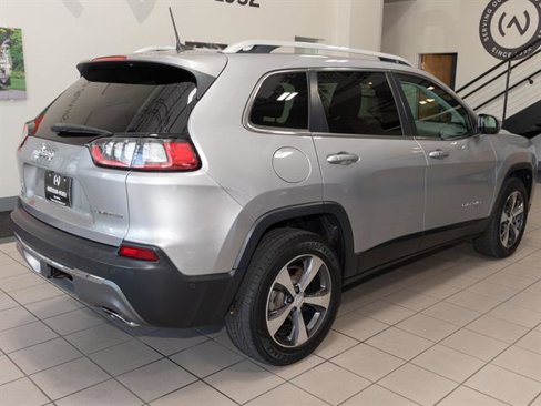 Used 2019 Jeep Cherokee Limited w/ Luxury Group image 19