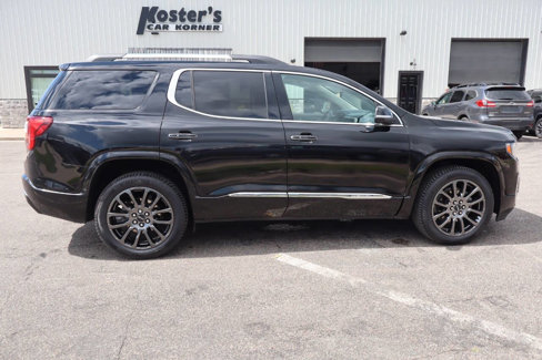Used 2023 GMC Acadia Denali w/ Black Diamond Edition image 9