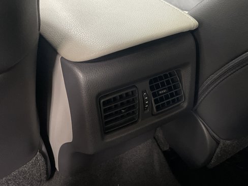 Used 2019 Toyota Camry XLE image 29