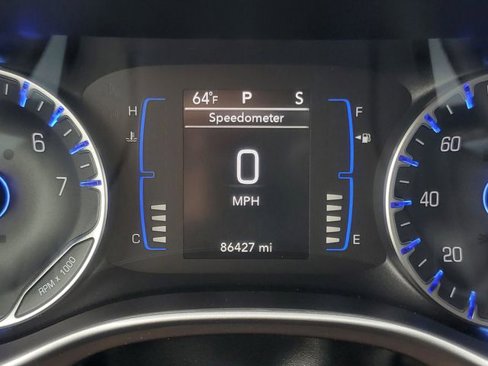 Used 2019 Chrysler Pacifica Touring-L image 17