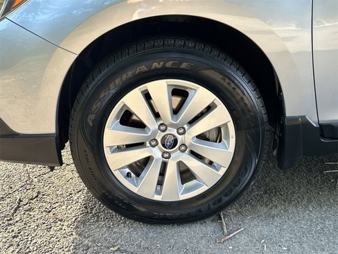Used 2019 Subaru Outback 2.5i image 10