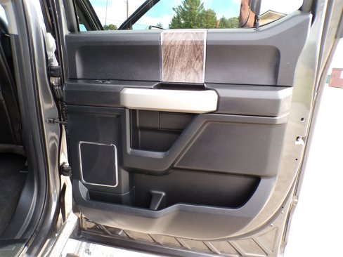 Used 2018 Ford F250 Lariat w/ Lariat Ultimate Package image 30