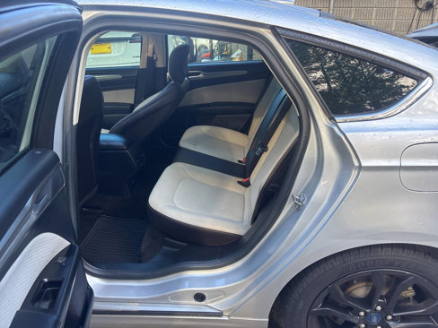 Used 2019 Ford Fusion SE w/ Equipment Group 151A image 14