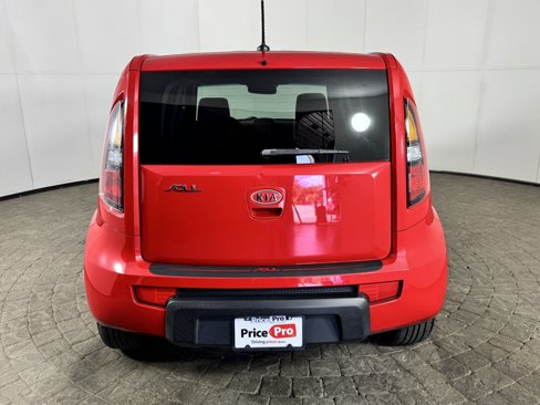 Used 2010 Kia Soul + w/ Audio Pkg image 6