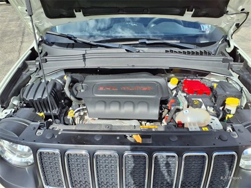 Used 2021 Jeep Renegade Latitude image 9