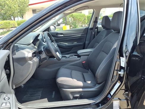 Used 2024 Nissan Altima 2.5 SV image 12