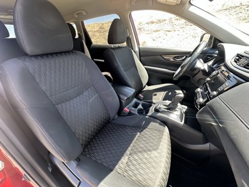Used 2018 Nissan Rogue SV image 27