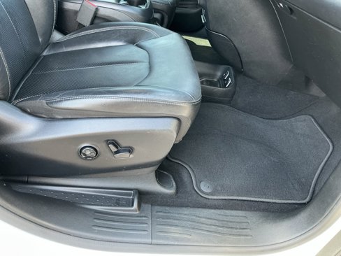 Used 2019 Chrysler Pacifica Touring-L Plus w/ Advanced Safetytec Group image 26