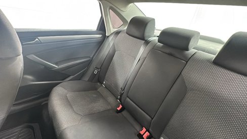 Used 2013 Volkswagen Passat 2.5 S image 14