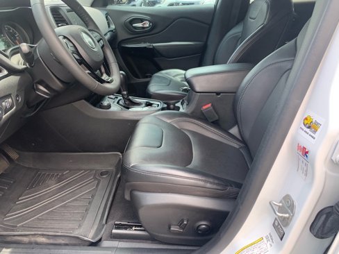 Used 2023 Jeep Cherokee Altitude Lux w/ Lux Elite Package image 9